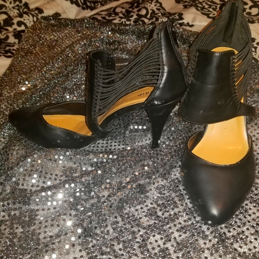Shoes - Picture 1 of 2